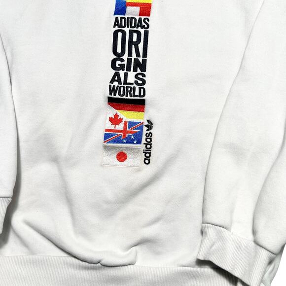 Adidas Originals Archive Flag White Crewneck Sweatshirt Size Medium 21x25 - Picture 2 of 6